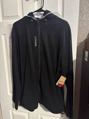 Reebok Men’s Black Full-Zip Hoodie Sweater. Size L